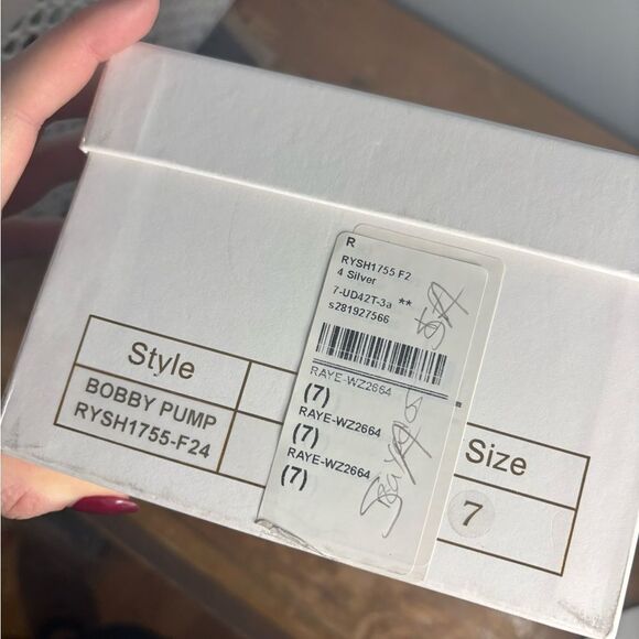 Raye Bobby Pump in Silver size 7 NEW IN BOX - Picture 6 of 12
